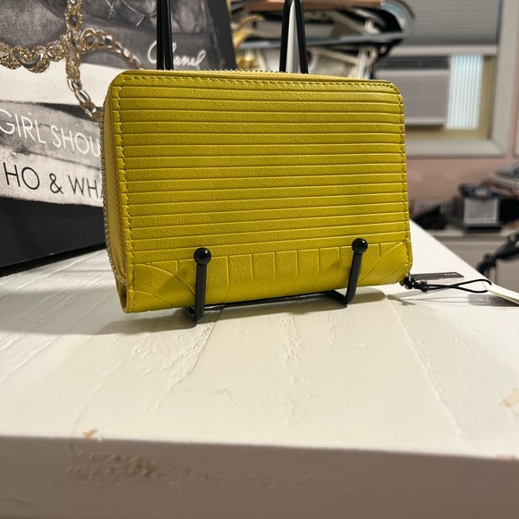 wallet - Picture 2 of 5